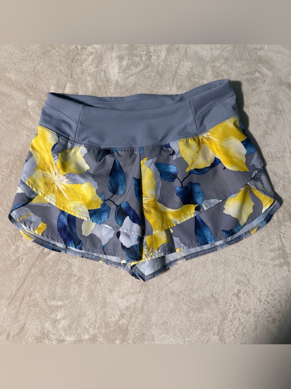 CALIA by Carrie Underwood Gray Floral Layered Skort with Yellow & Blue